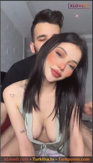 Cerhawk ifşa Doggy pozisyonda manitası ittirdi