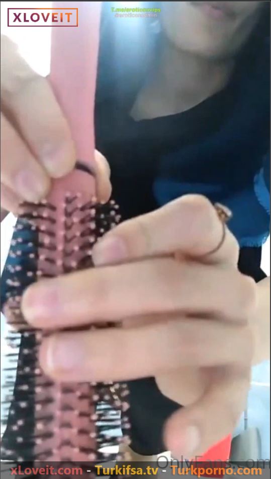 Türbanlı Esra ifşa Banyoda amına tarağın sapını soktu